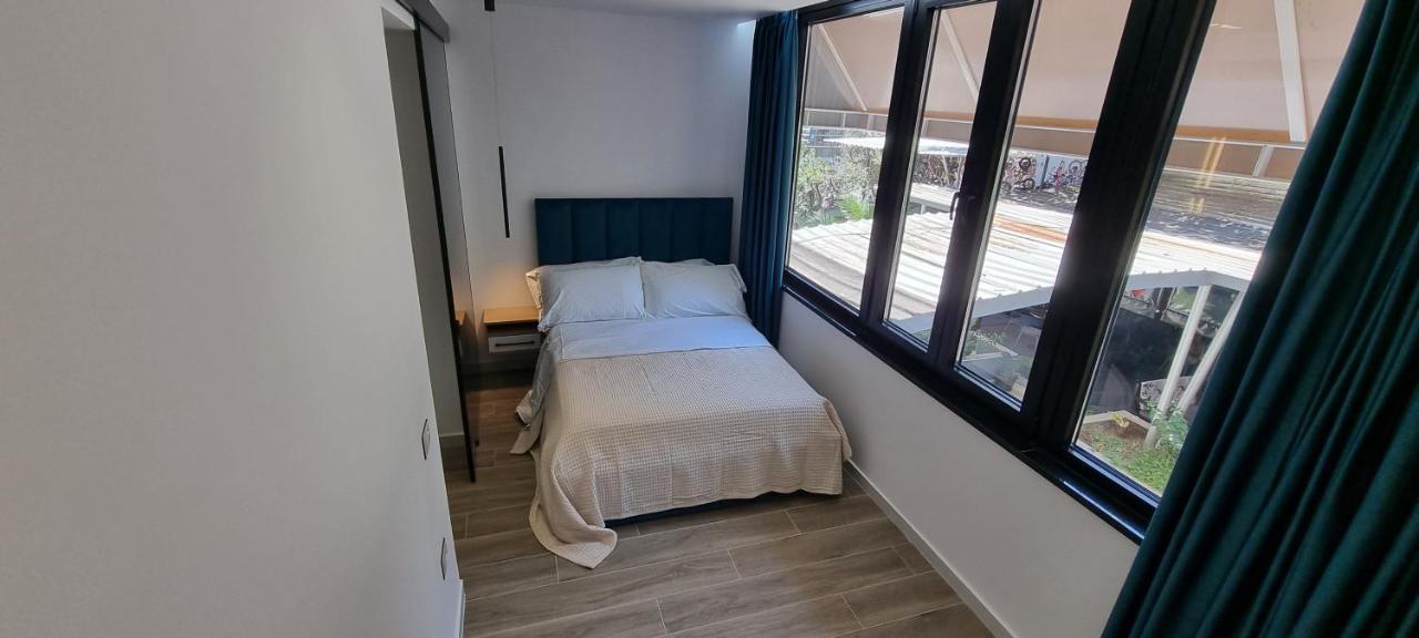 Deluxe Apartment Bllok Tirana Exterior foto