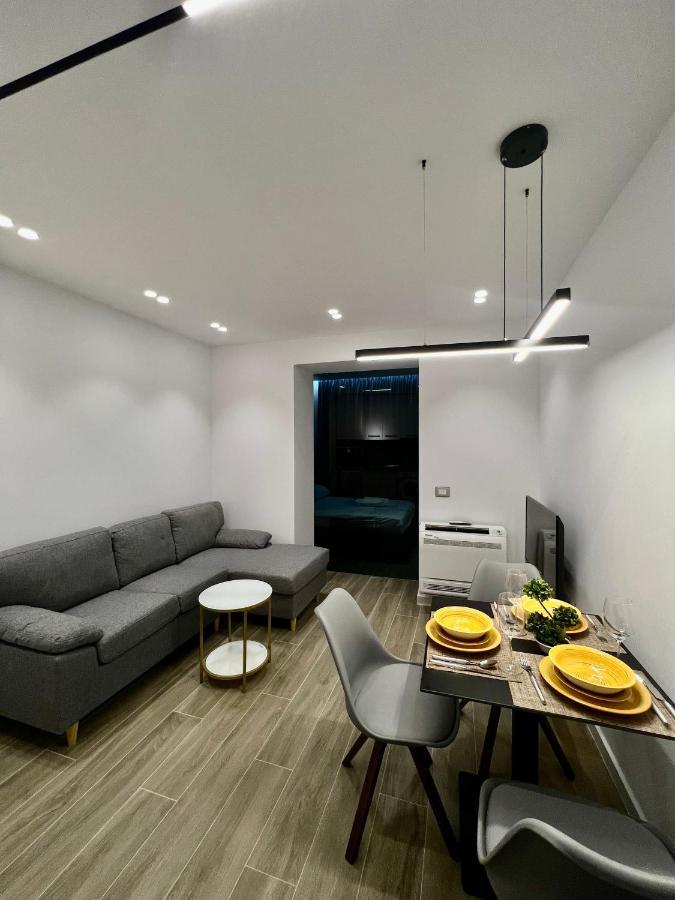 Deluxe Apartment Bllok Tirana Exterior foto